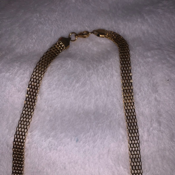Gold Mesh Necklace costume jewelry - Picture 2 of 3